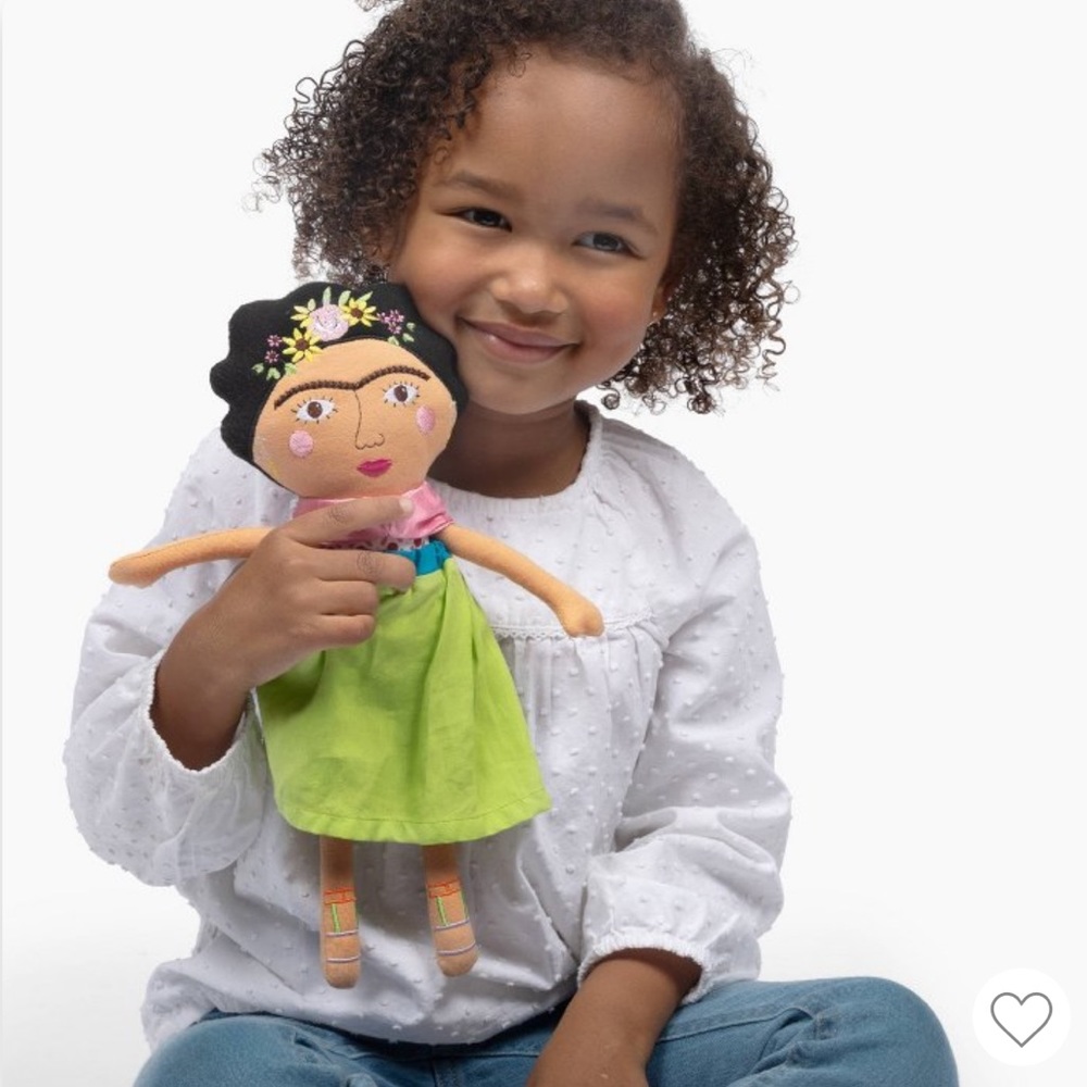 ✨ Piccolina Frida Kahlo trailblazers doll. Removable cape & skirt. - Picture 3 of 6